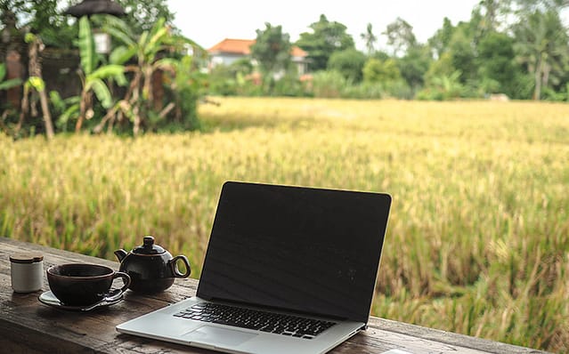 How to Become a Digital Nomad and Work Remotely